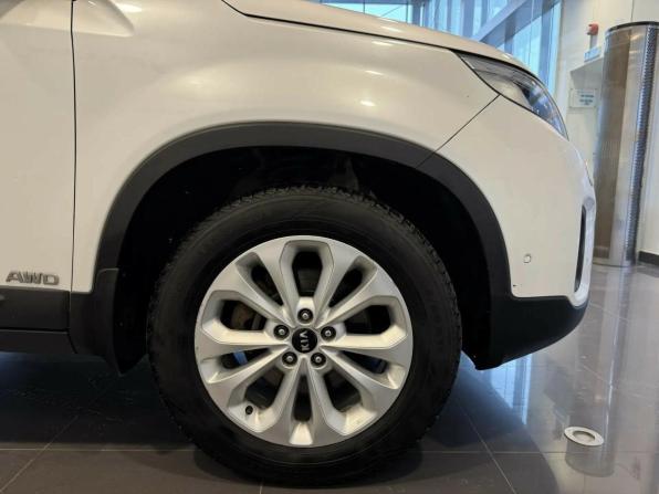 Kia Sorento II Рестайлинг с пробегом 2017 года, цена 1 739 000 рублей, 273542 км, внедорожник, Автокод Объявления