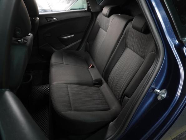Opel Astra J с пробегом 2010 года, цена 799 000 рублей, 194582 км, хэтчбек, Автокод Объявления
