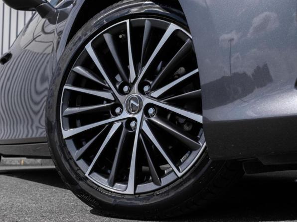Lexus ES VII Рестайлинг с пробегом 2021 года, цена 4 449 000 рублей, 83201 км, седан, Автокод Объявления