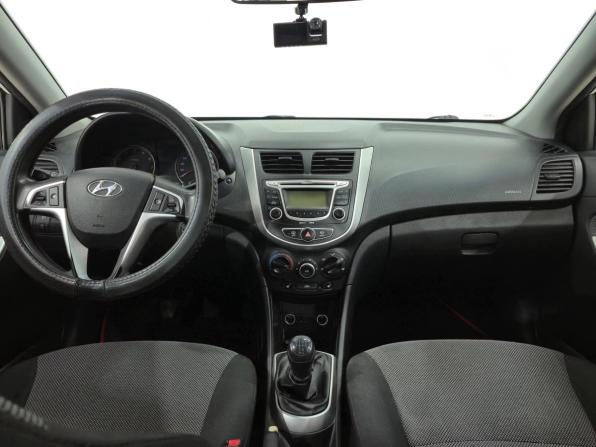 Hyundai Solaris I с пробегом 2013 года, цена 670 000 рублей, 71309 км, седан, Автокод Объявления