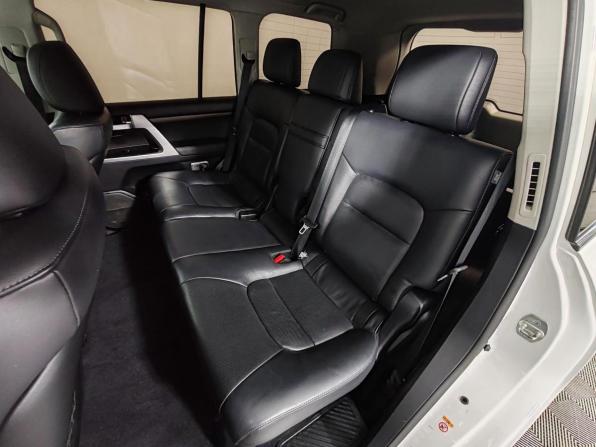 Toyota Land Cruiser 200 Series Рестайлинг 2 с пробегом 2016 года, цена 5 349 000 рублей, 254006 км, внедорожник, Автокод Объявления