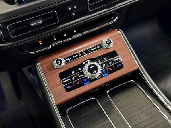 Lincoln Aviator II с пробегом 2022 года, цена 4 500 000 рублей, 159574 км, внедорожник, Автокод Объявления