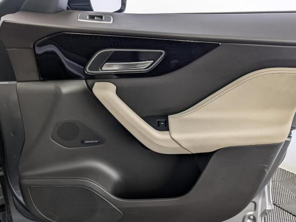 Jaguar F-Pace I с пробегом 2019 года, цена 3 399 000 рублей, 94499 км, внедорожник, Автокод Объявления