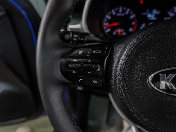 Kia Rio IV Рестайлинг с пробегом 2021 года, цена 1 589 000 рублей, 59520 км, седан, Автокод Объявления