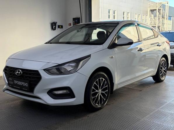 Hyundai Solaris II с пробегом 2018 года, цена 1 055 000 рублей, 104500 км, седан, Автокод Объявления