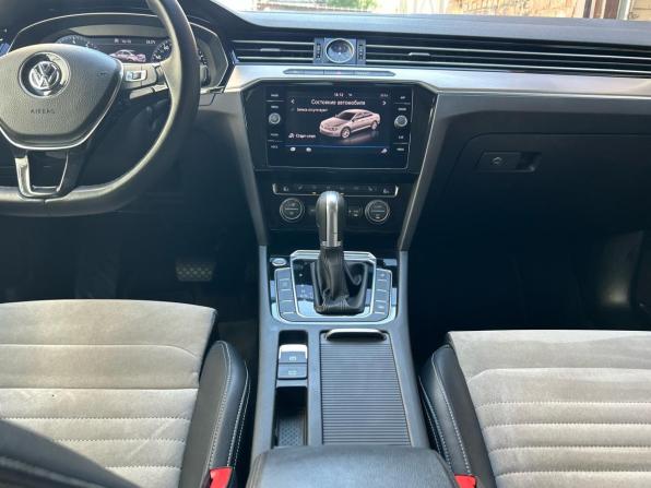 Volkswagen Passat B8 с пробегом 2018 года, цена 1 895 000 рублей, 165446 км, седан, Автокод Объявления