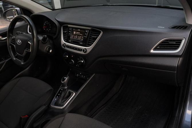 Hyundai Solaris II с пробегом 2018 года, цена 980 000 рублей, 212822 км, седан, Автокод Объявления