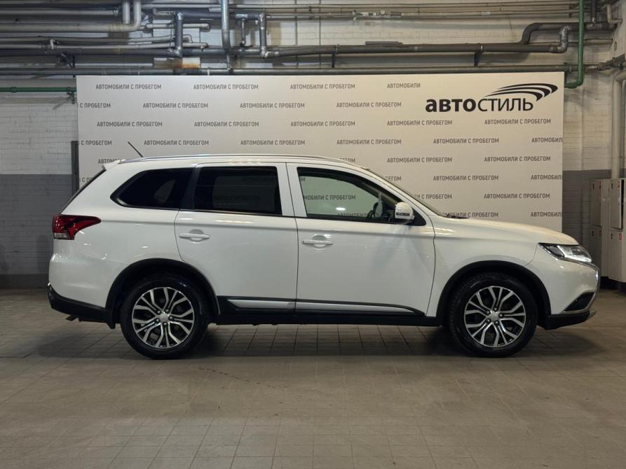 Mitsubishi Outlander III Рестайлинг 2 Санкт-Петербург  - изображение 4