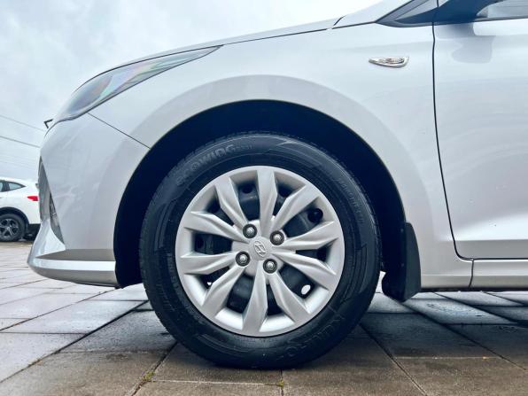 Hyundai Solaris II Рестайлинг с пробегом 2021 года, цена 1 579 700 рублей, 49768 км, седан, Автокод Объявления