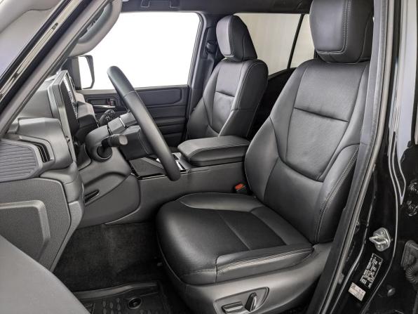 Toyota Land Cruiser Prado 250 Series с пробегом 2024 года, цена 9 530 000 рублей, 27770 км, внедорожник, Автокод Объявления