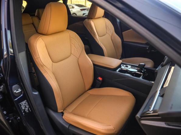 Lexus RX V с пробегом 2025 года, цена 7 199 000 рублей, 7916 км, внедорожник, Автокод Объявления