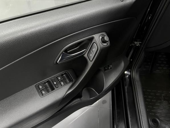 Volkswagen Polo V Рестайлинг с пробегом 2019 года, цена 1 295 000 рублей, 77344 км, седан, Автокод Объявления