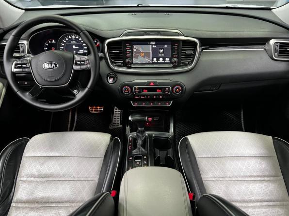 Kia Sorento III Prime Рестайлинг с пробегом 2018 года, цена 2 999 000 рублей, 152000 км, внедорожник, Автокод Объявления