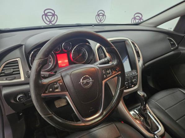 Opel Astra J с пробегом 2010 года, цена 481 000 рублей, 233462 км, хэтчбек, Автокод Объявления