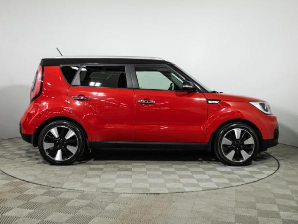 Kia Soul II Рестайлинг с пробегом 2018 года, цена 1 799 700 рублей, 72500 км, хэтчбек, Автокод Объявления