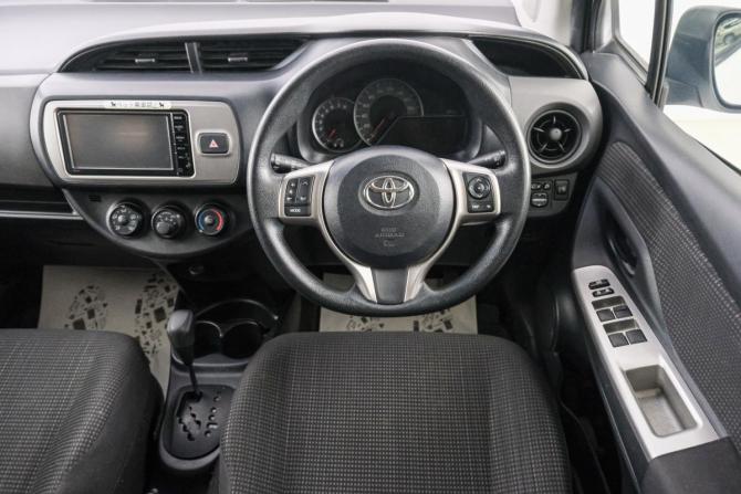 Toyota Vitz III (XP130) Рестайлинг с пробегом 2016 года, цена 919 000 рублей, 130000 км, хэтчбек, Автокод Объявления