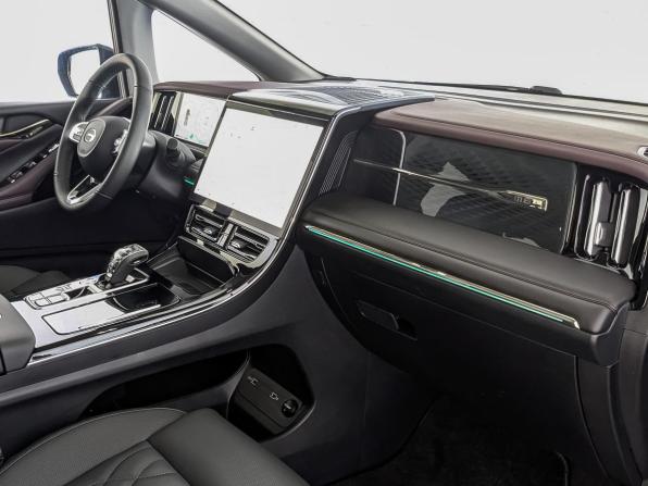 GAC Trumpchi M8 II с пробегом 2023 года, цена 4 350 000 рублей, 3939 км, минивэн, Автокод Объявления