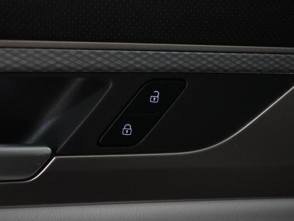 Volkswagen Tavendor I с пробегом 2023 года, цена 4 339 000 рублей, 91393 км, внедорожник, Автокод Объявления