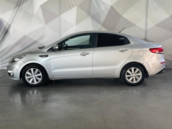 Kia Rio III Рестайлинг с пробегом 2016 года, цена 990 000 рублей, 186660 км, седан, Автокод Объявления