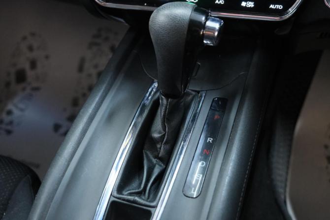 Honda Vezel I с пробегом 2014 года, цена 1 619 000 рублей, 200100 км, внедорожник, Автокод Объявления