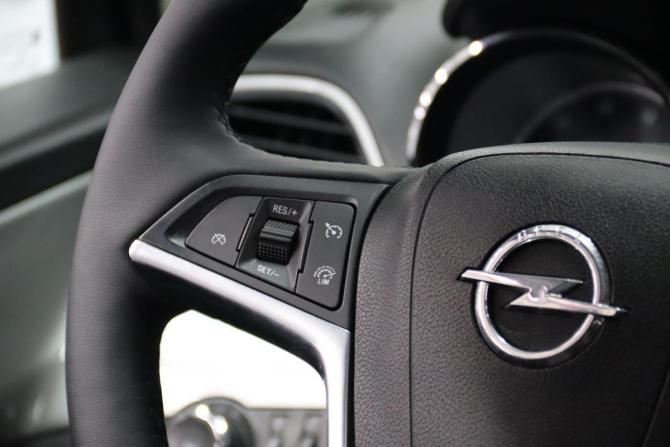 Opel Mokka I с пробегом 2014 года, цена 895 950 рублей, 119284 км, внедорожник, Автокод Объявления