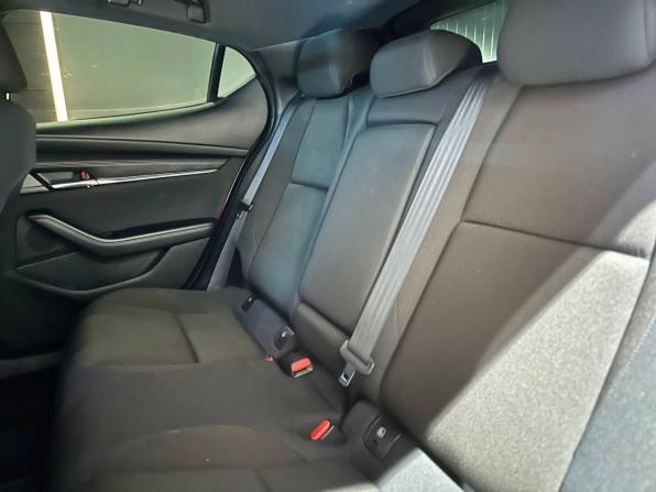 Mazda 3 IV (BP) с пробегом 2021 года, цена 1 885 000 рублей, 43000 км, хэтчбек, Автокод Объявления