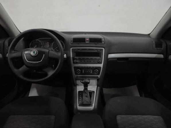 Skoda Octavia II (A5) Рестайлинг с пробегом 2013 года, цена 850 000 рублей, 160736 км, лифтбек, Автокод Объявления