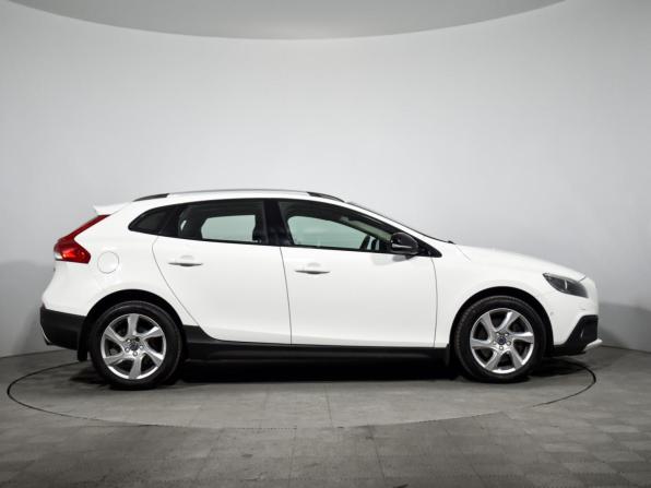 Volvo V40 Cross Country I Рестайлинг с пробегом 2016 года, цена 1 347 989 рублей, 162313 км, хэтчбек, Автокод Объявления