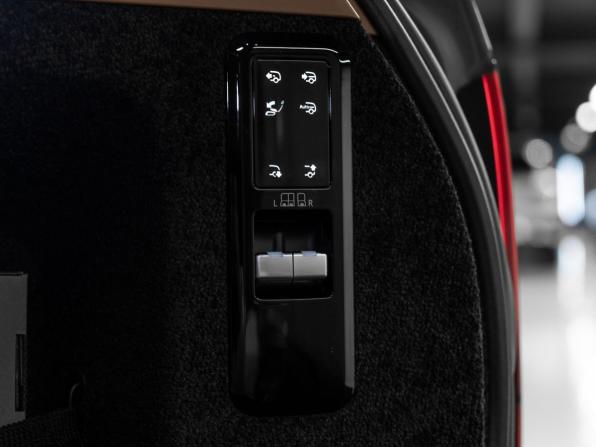 Land Rover Range Rover V с пробегом 2023 года, цена 29 000 000 рублей, 23 км, внедорожник, Автокод Объявления