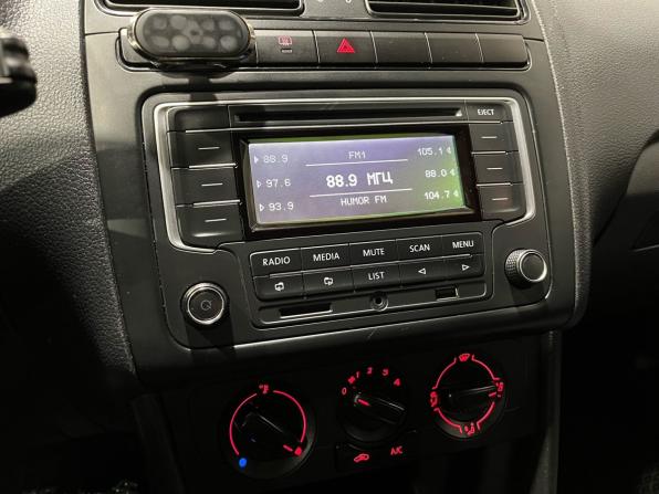 Volkswagen Polo V Рестайлинг с пробегом 2018 года, цена 990 000 рублей, 152200 км, седан, Автокод Объявления