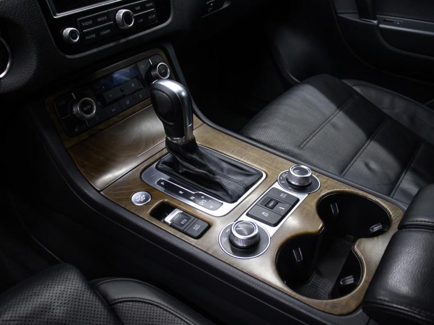 Volkswagen Touareg II Рестайлинг Москва  - изображение 18
