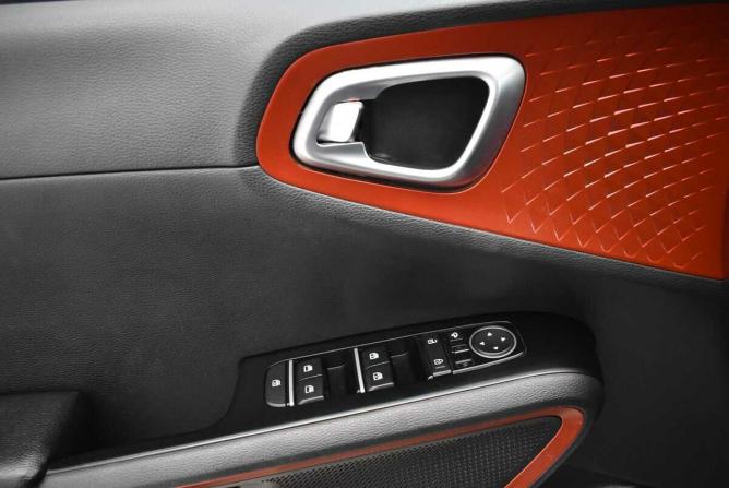 Kia Soul III с пробегом 2021 года, цена 2 225 000 рублей, 44462 км, хэтчбек, Автокод Объявления