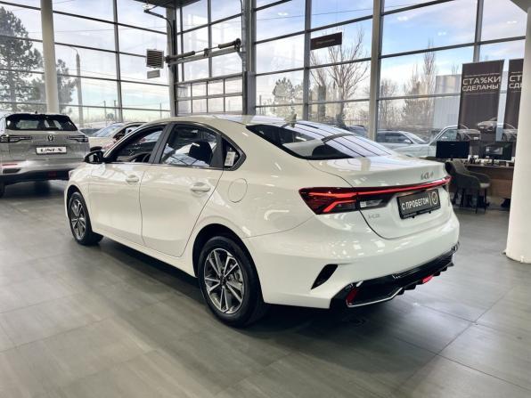 Kia K3 II (China Market) Рестайлинг с пробегом 2023 года, цена 2 109 900 рублей, 2700 км, седан, Автокод Объявления