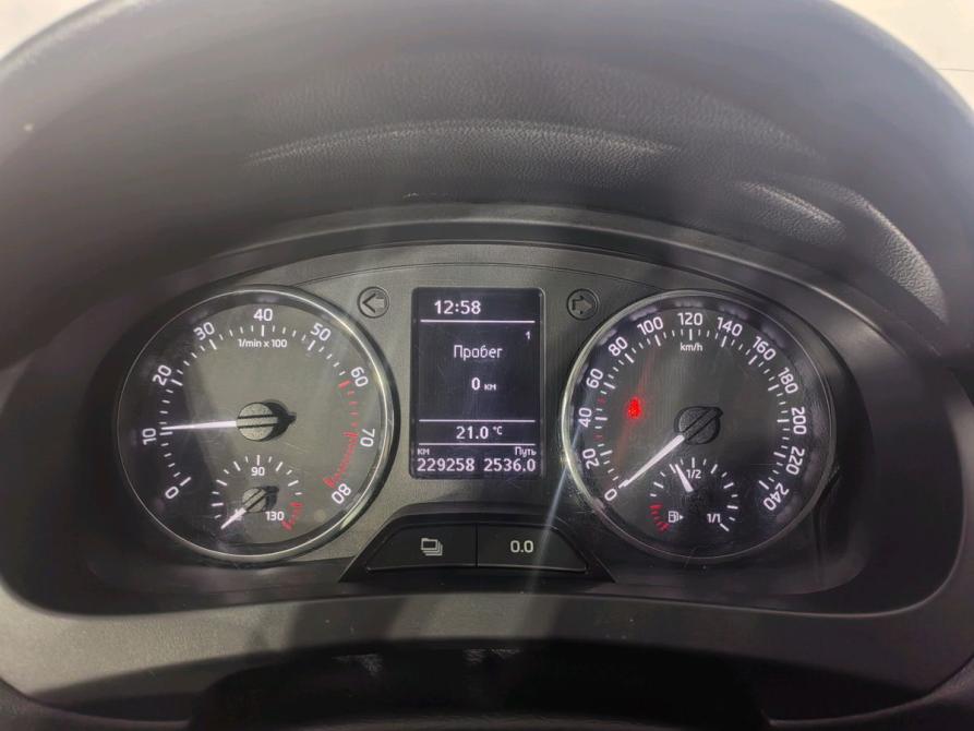 Skoda Rapid I Санкт-Петербург  - изображение 16