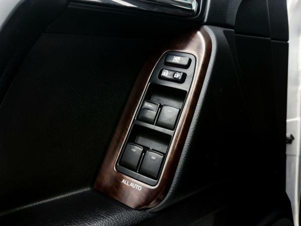 Toyota Land Cruiser Prado 150 Series Рестайлинг 1 с пробегом 2016 года, цена 3 199 000 рублей, 259000 км, внедорожник, Автокод Объявления
