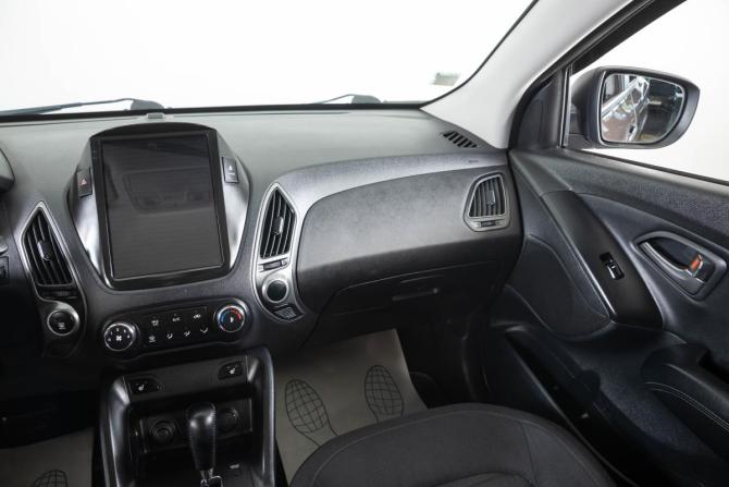 Hyundai ix35 I Рестайлинг с пробегом 2015 года, цена 1 649 000 рублей, 178123 км, внедорожник, Автокод Объявления