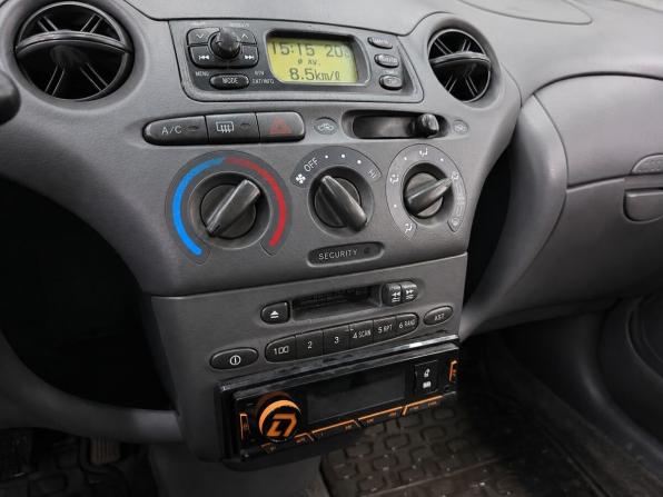 Toyota Yaris I с пробегом 2002 года, цена 299 000 рублей, 295075 км, хэтчбек, Автокод Объявления
