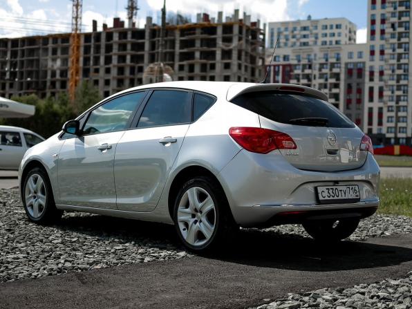 Opel Astra J Рестайлинг с пробегом 2014 года, цена 589 000 рублей, 226682 км, хэтчбек, Автокод Объявления