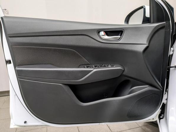 Hyundai Solaris II Рестайлинг с пробегом 2022 года, цена 1 610 000 рублей, 94855 км, седан, Автокод Объявления