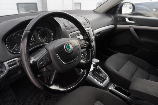 Skoda Octavia II (A5) Рестайлинг с пробегом 2013 года, цена 799 000 рублей, 188000 км, лифтбек, Автокод Объявления