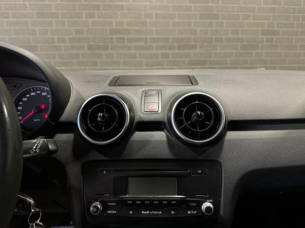 Audi A1 I (8X) с пробегом 2011 года, цена 1 100 000 рублей, 165903 км, хэтчбек, Автокод Объявления