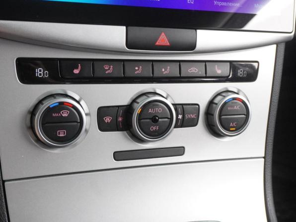 Volkswagen Passat B7 с пробегом 2012 года, цена 999 000 рублей, 215589 км, седан, Автокод Объявления