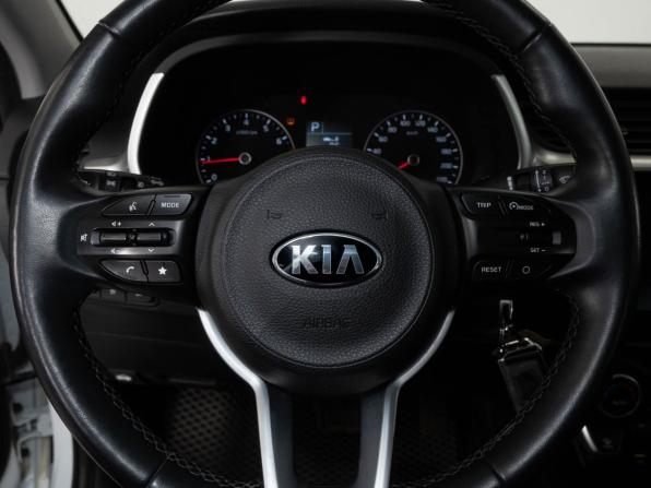 Kia Rio IV Рестайлинг с пробегом 2020 года, цена 1 571 000 рублей, 128000 км, седан, Автокод Объявления