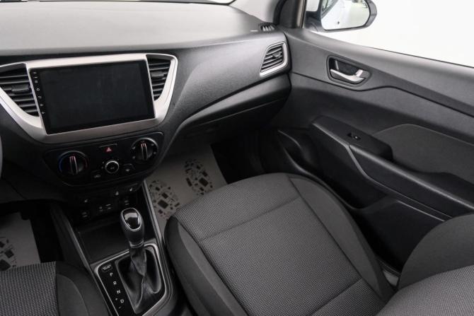 Hyundai Solaris II с пробегом 2018 года, цена 1 259 000 рублей, 122000 км, седан, Автокод Объявления
