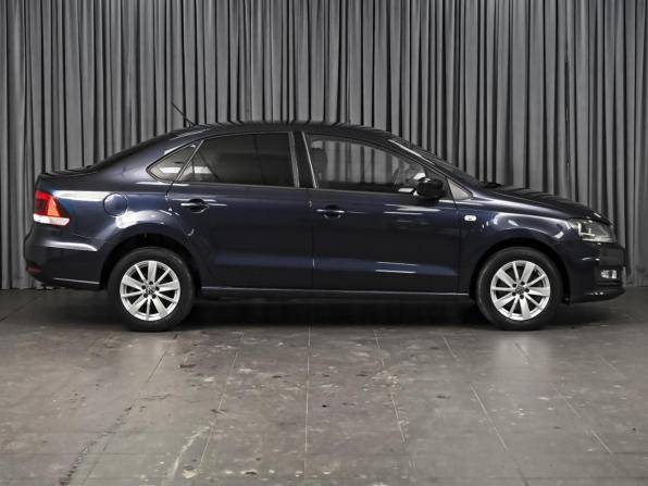 Volkswagen Polo V Рестайлинг с пробегом 2016 года, цена 1 399 000 рублей, 104437 км, седан, Автокод Объявления