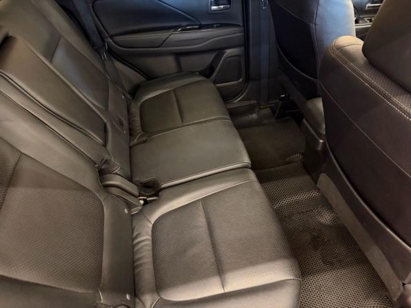 Mitsubishi Outlander III Рестайлинг 2 с пробегом 2016 года, цена 1 699 000 рублей, 110000 км, внедорожник, Автокод Объявления