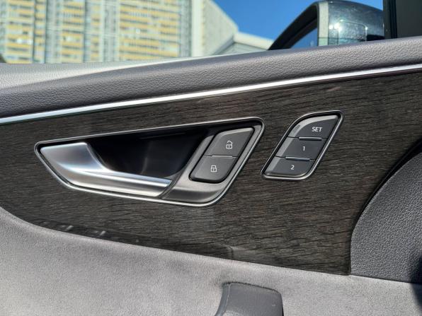 Audi Q8 I (4M) с пробегом 2023 года, цена 8 200 000 рублей, 68600 км, внедорожник, Автокод Объявления