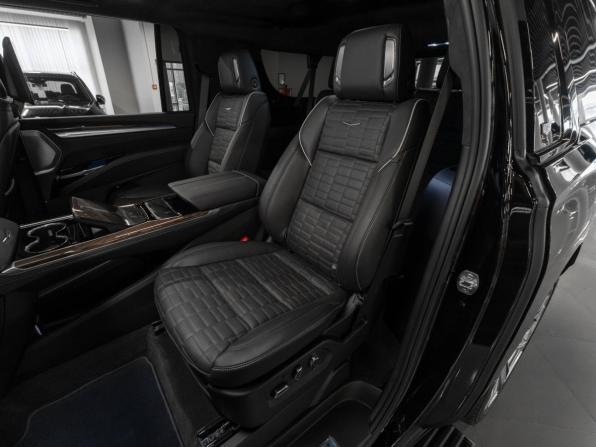 Cadillac Escalade V Рестайлинг с пробегом 2025 года, цена 20 700 000 рублей, 400 км, внедорожник, Автокод Объявления