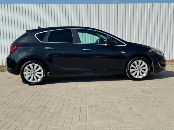 Opel Astra J Рестайлинг с пробегом 2013 года, цена 850 000 рублей, 125000 км, хэтчбек, Автокод Объявления