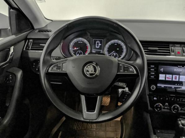 Skoda Octavia III (A7) Рестайлинг с пробегом 2019 года, цена 2 475 000 рублей, 26523 км, лифтбек, Автокод Объявления